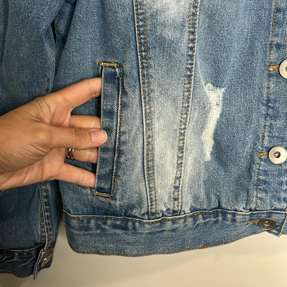 C&C California distressed button front denim jacket size Large